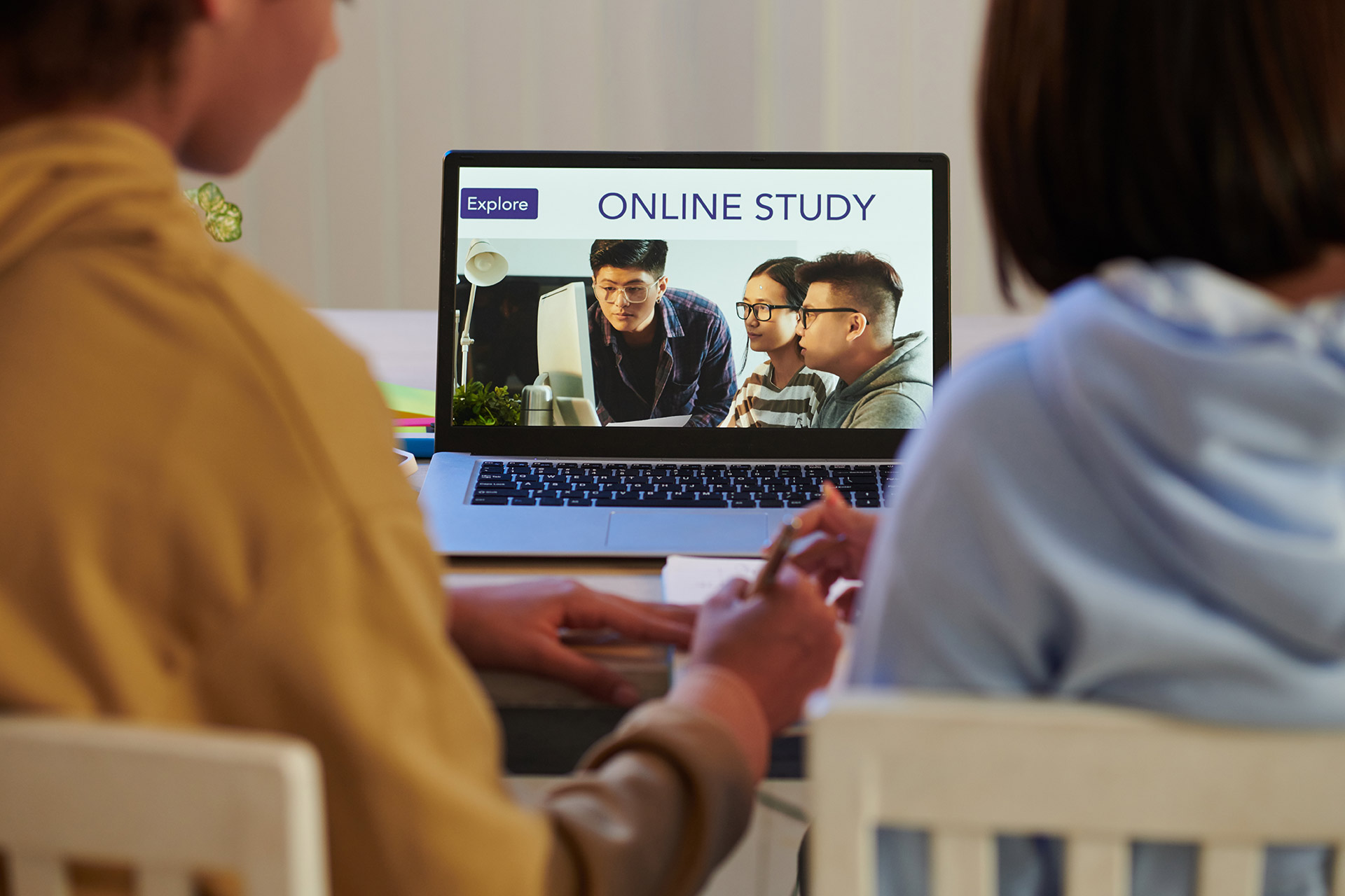 Cómo Elegir el Curso Online Perfecto para Ti - Camev